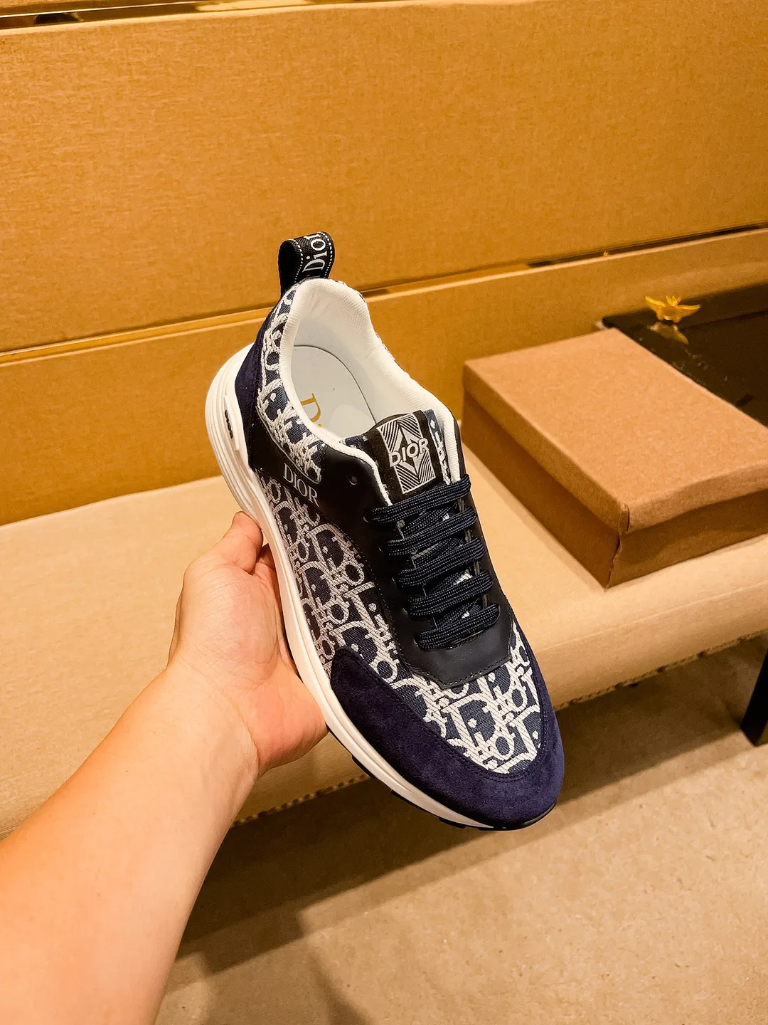 Men's shoes 💰 440💰【Dior】🔥 High-end men's shoes brand official website 1:1 latest masterpiece: the upper is made of Italian imported first-layer cowhide with a comfortable and breathable lining➕original non-slip and wear-resistant outsole🔥, making walking more convenient and comfortable! An exclusive new model, a stunning work, a beautiful 1:1 replica [color] compared to the official quality! Create a fashionable personality to set off your uniqueness! A must-have for trendy men! Classic🔥Size: 38-44 Color: 🔥Multiple colors available🔥.